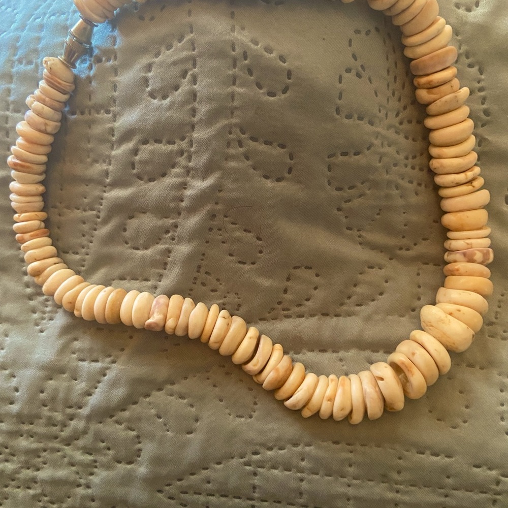 🌺 Vintage Authentic Hawaiian Puka Shell necklace